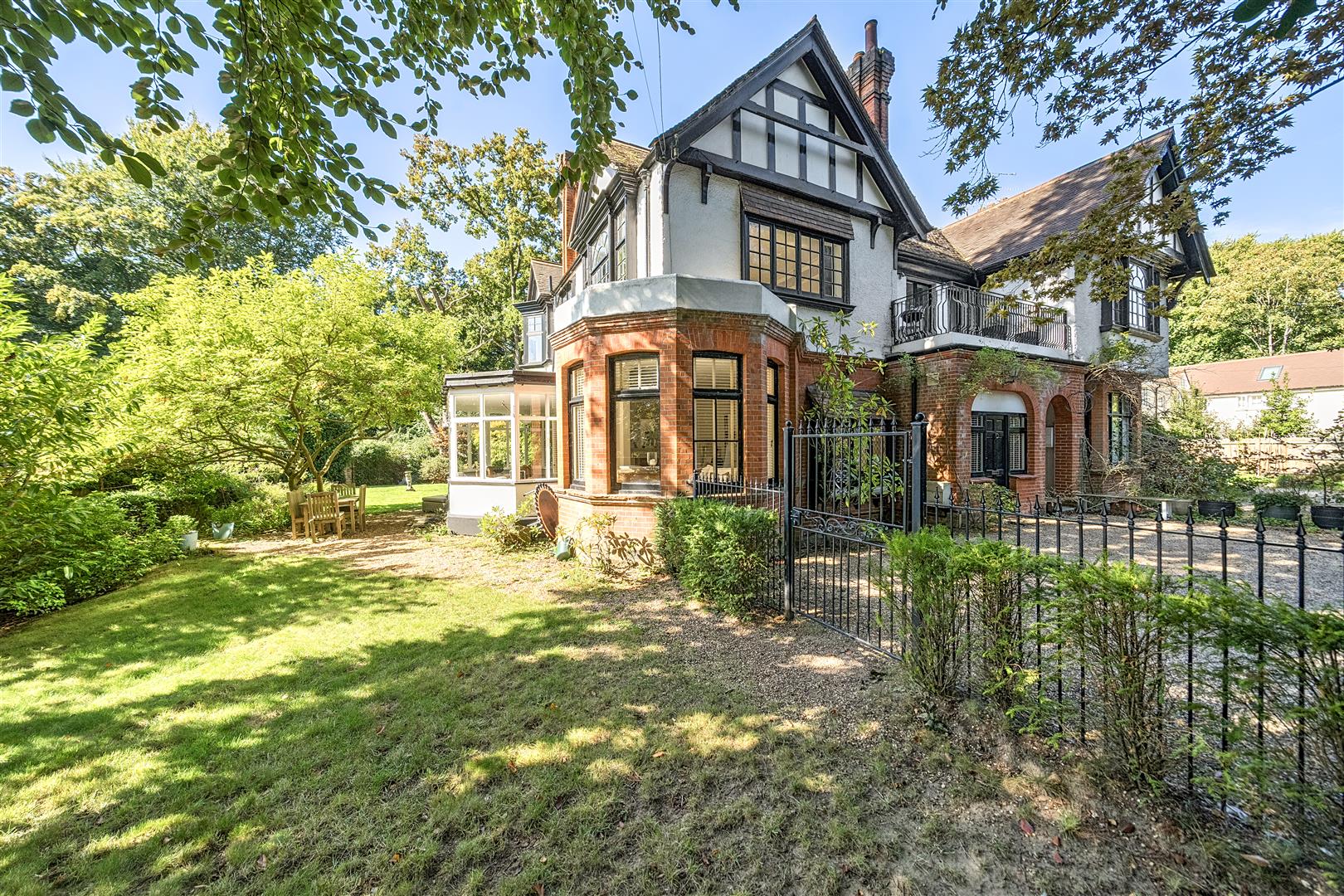 Burleigh Road, Ascot